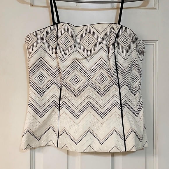Beautiful WHBM top, size 2, with removable straps.  Only worn a few times! - Picture 2 of 5